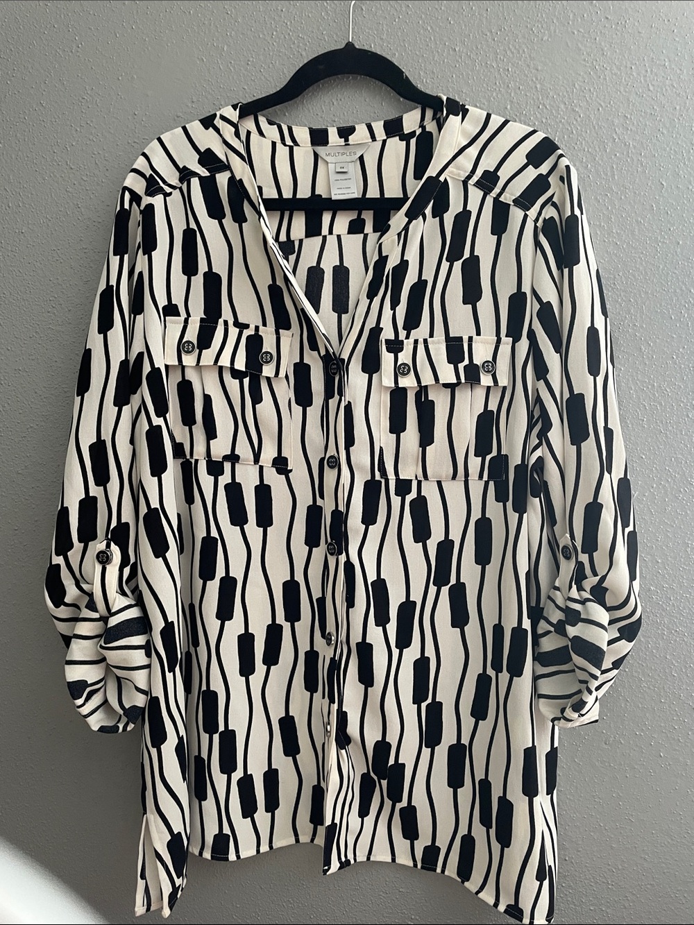 Multiples brand Women's Black & White Patterned Button-Front Blouse